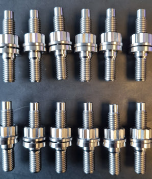NISSAN RB26 TITANIUM EXHAUST MANIFOLD STUD KIT ASSEMBLED